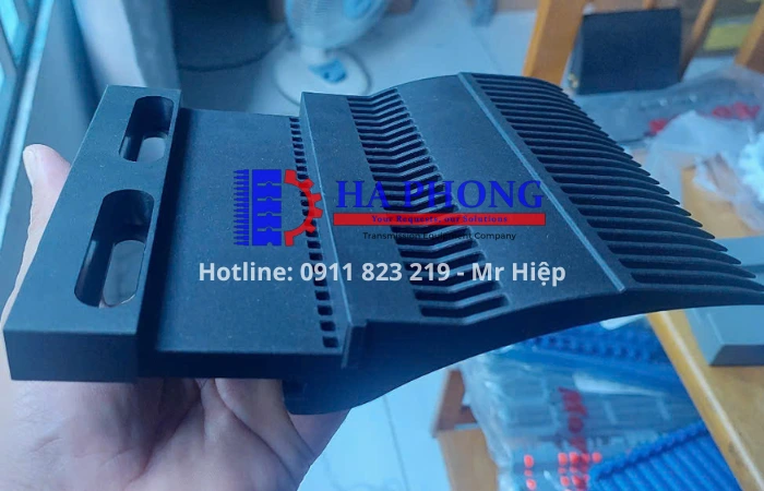 Xích nhựa Movex 880 TAB K325 cho dây chuyền nước khoáng - Hà Phong