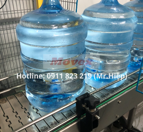 thi cong bang tai inox 2